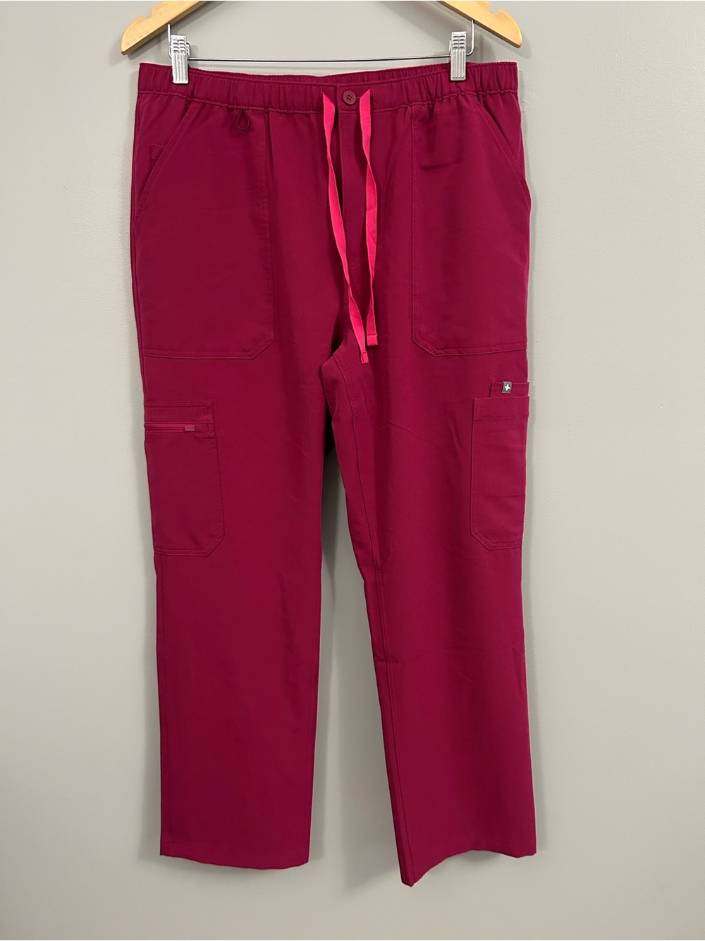 FIGS Scrub Pants in Deep Berry Pink Women’s Size Large